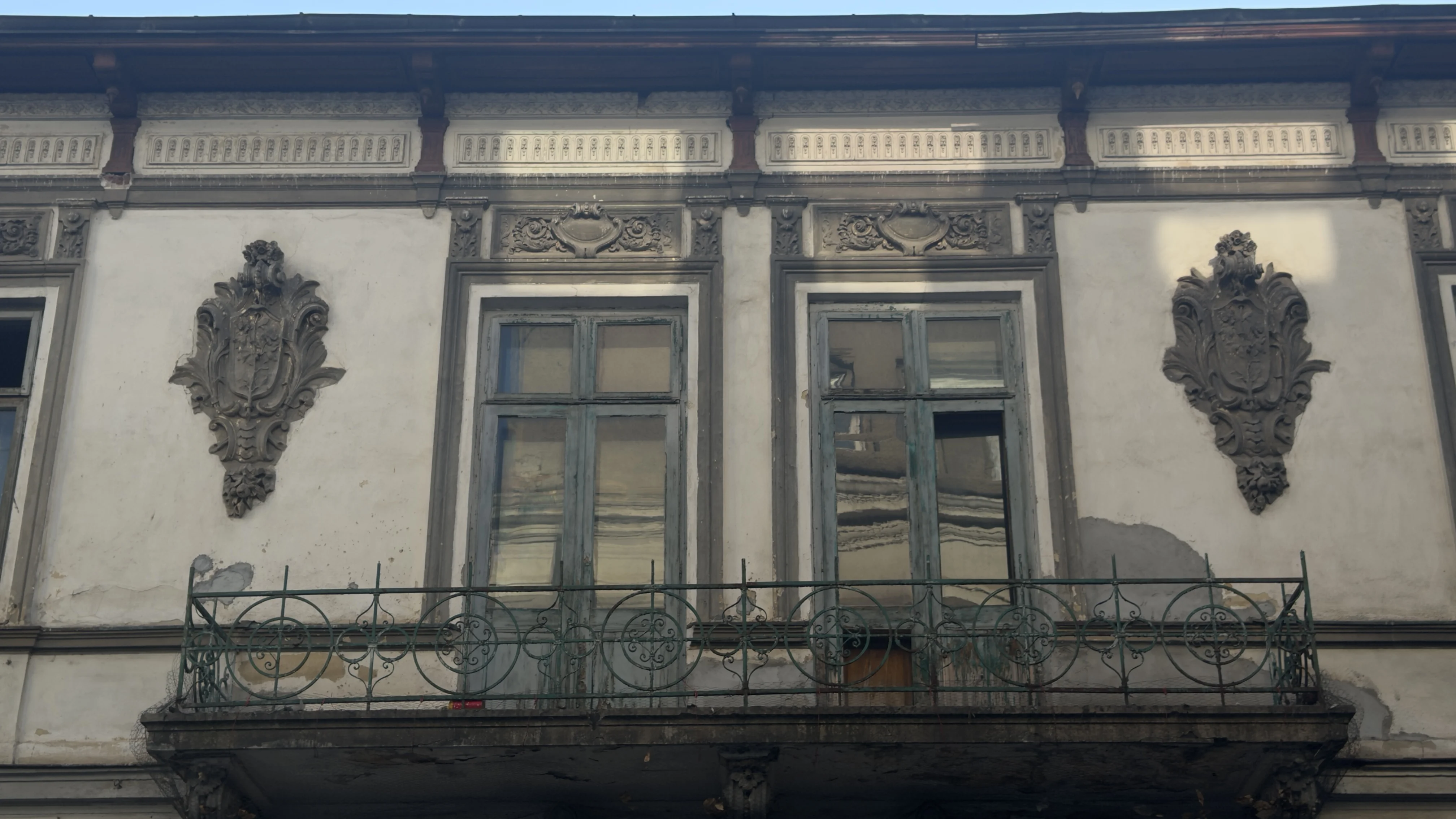 Ornamente reconstituite · Dacia